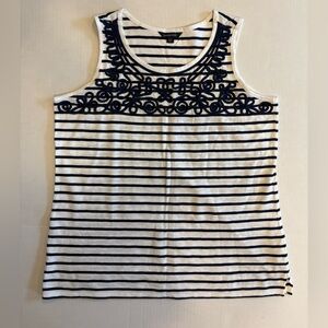 Lands’ End blue & white striped crochet neckline tank top size Large (14-16)